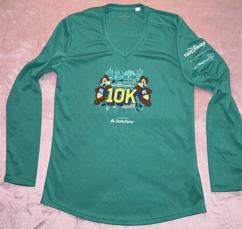 2023 Run Disney RunDisney Marathon Weekend 10K Chip Dale Green Shirt Medium LS